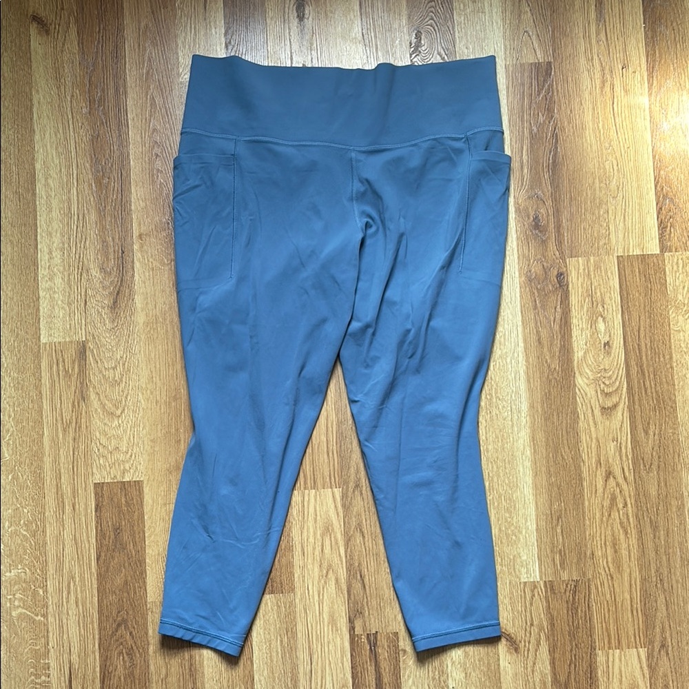 Athleta Salutation Pocket Leggings